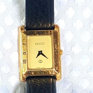 Gucci 4200SI White Shell Ladies Quartz 12802